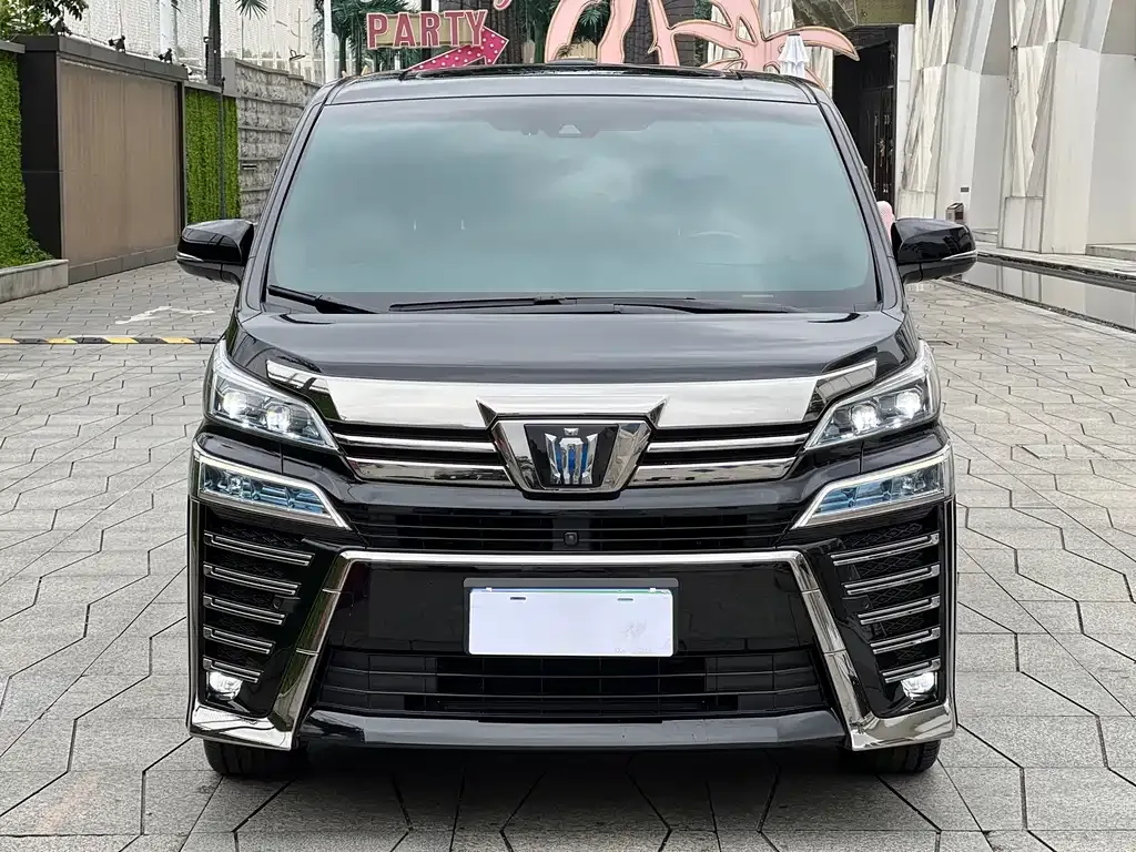Toyota Vellfire — фото 3