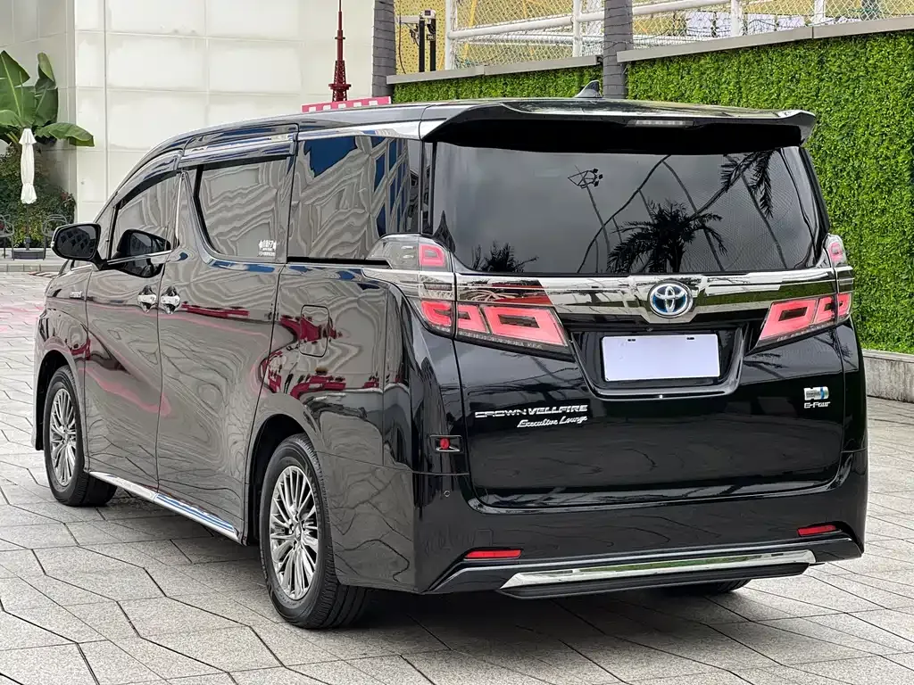 Toyota Vellfire — фото 7