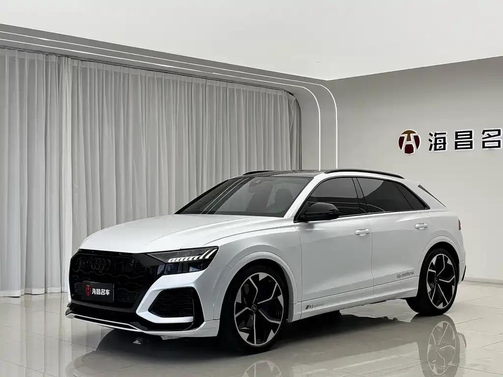 Audi RS Q8 — фото 5