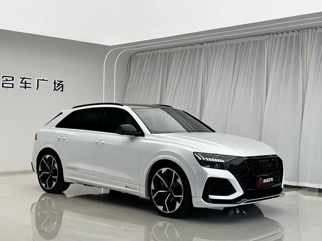 Audi RS Q8 — фото 7