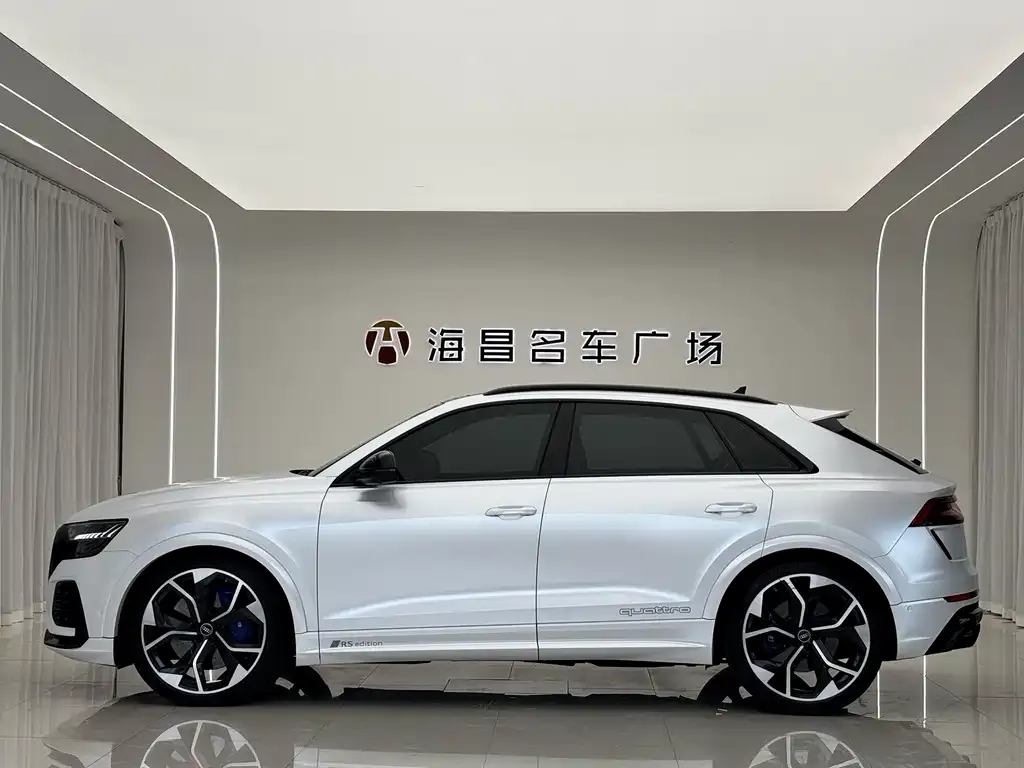 Audi RS Q8 — фото 10