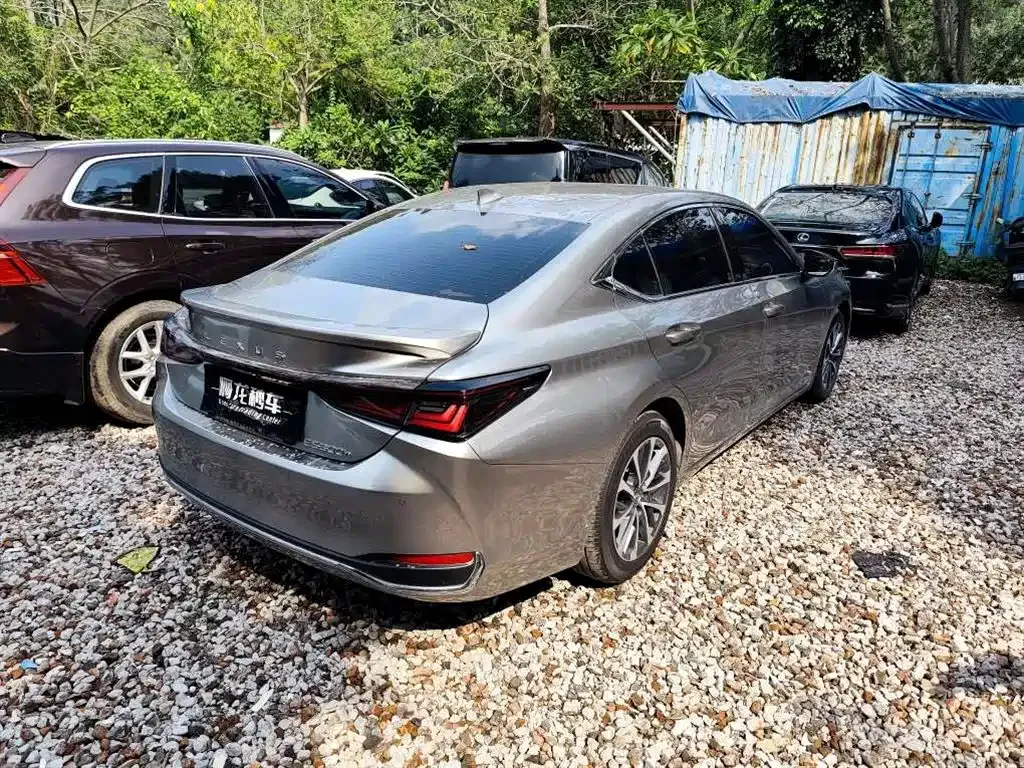 Lexus ES — фото 6