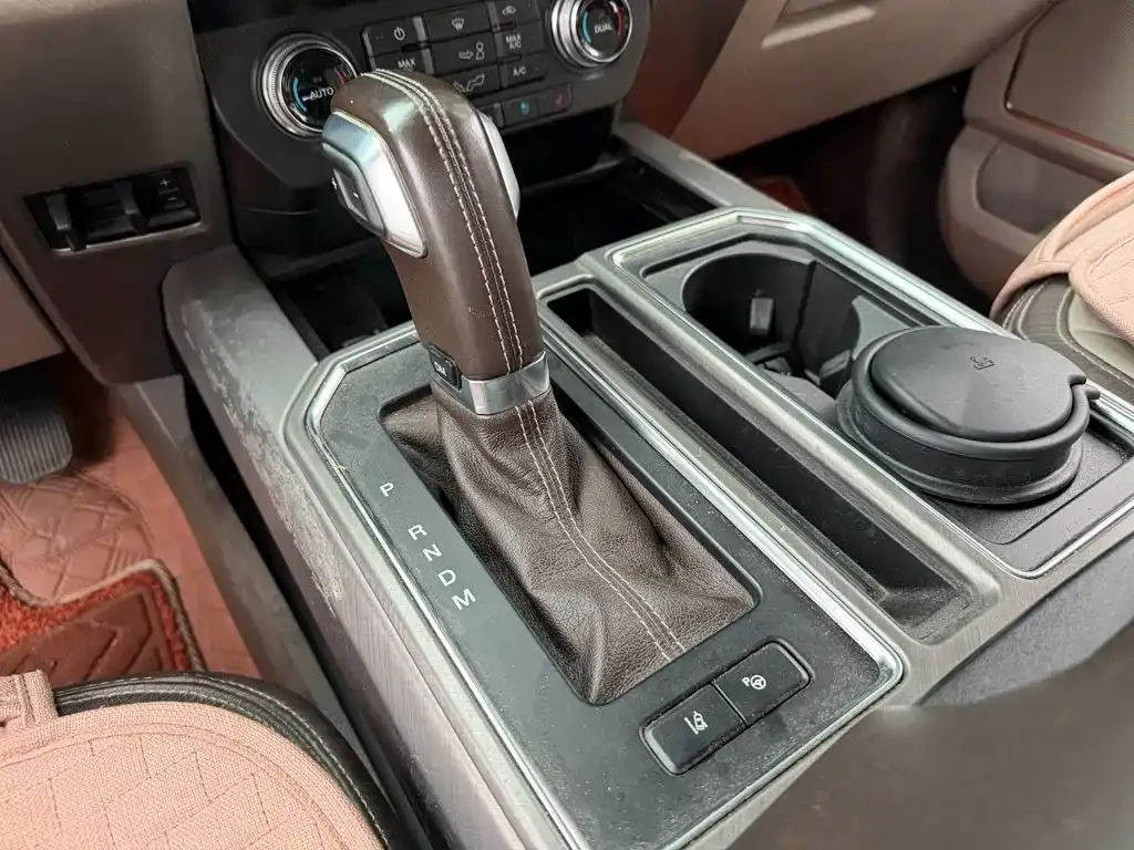 Ford F-150 Raptor — фото 10