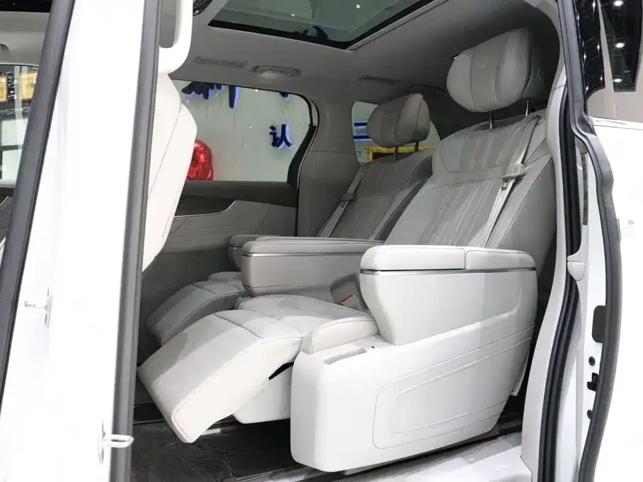 Roewe iMAX8 — фото 3