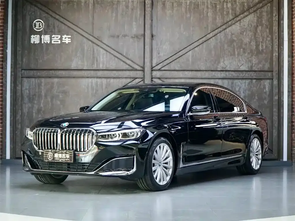 BMW 7 Series — фото 1