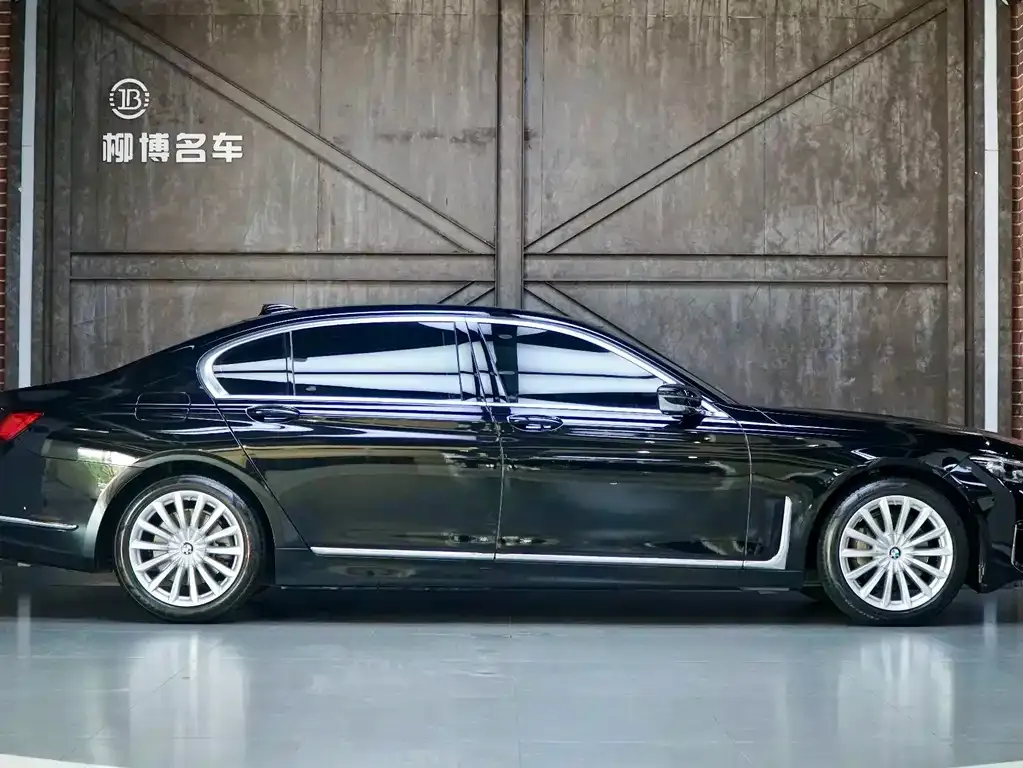 BMW 7 Series — фото 4