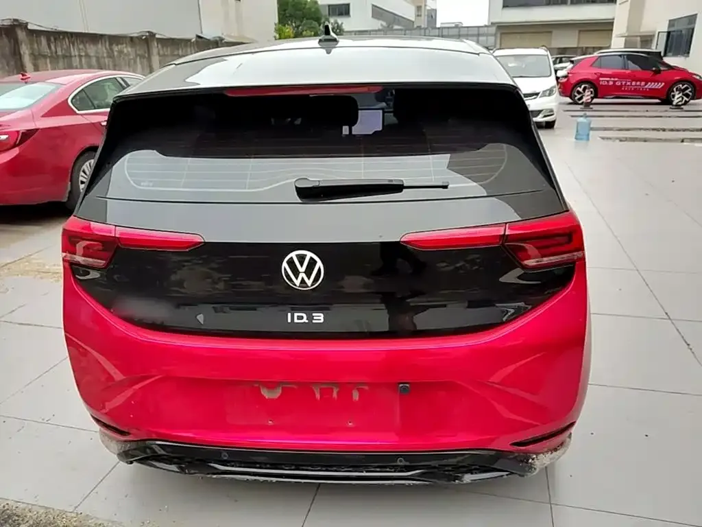 Volkswagen ID.3 — фото 6