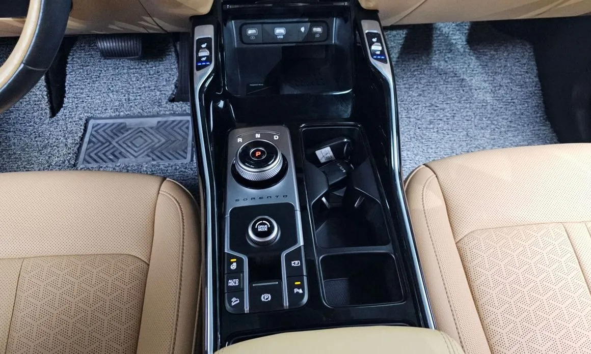 Kia Sorento — фото 10