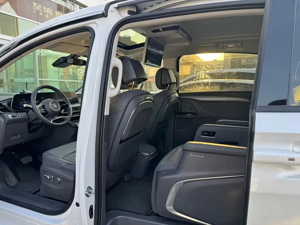 Buick GL8 Hybrid — фото 3