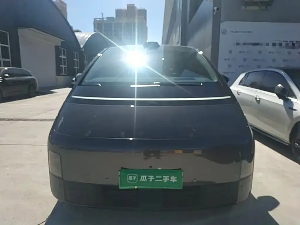 Li Auto MEGA — фото 3
