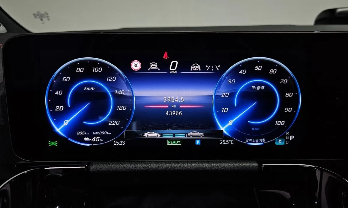 Mercedes-Benz EQA — фото 2