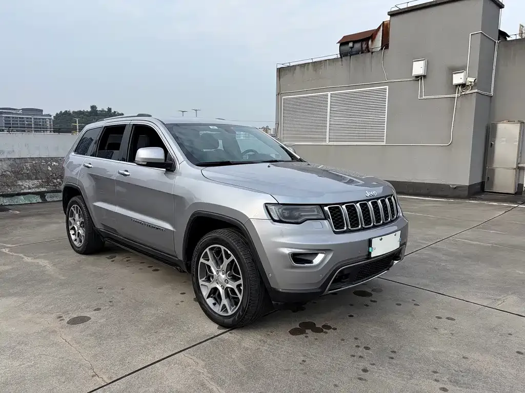 Jeep Grand Cherokee (Import) — фото 10