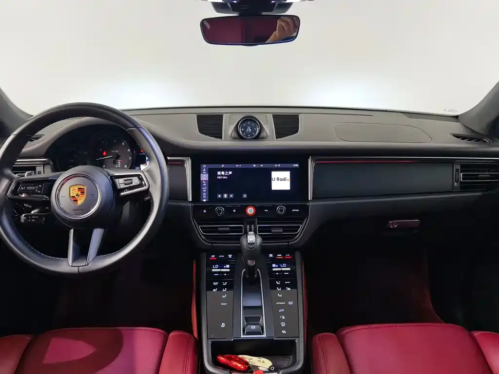 Porsche Macan — фото 10
