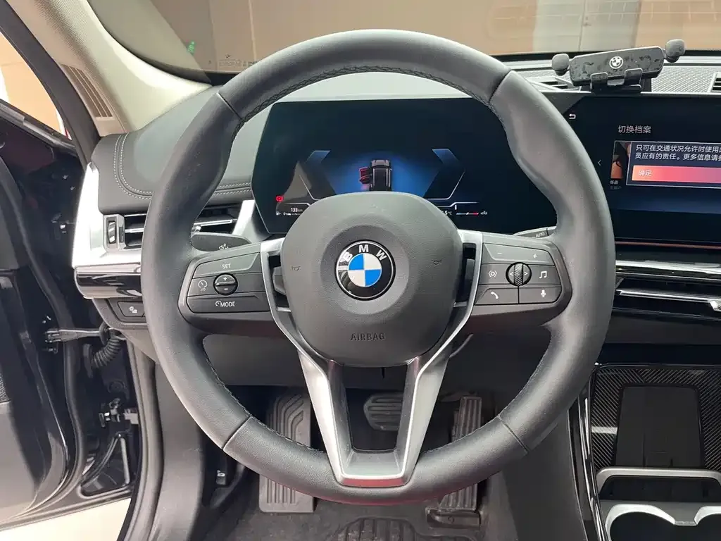 BMW X1 — фото 10