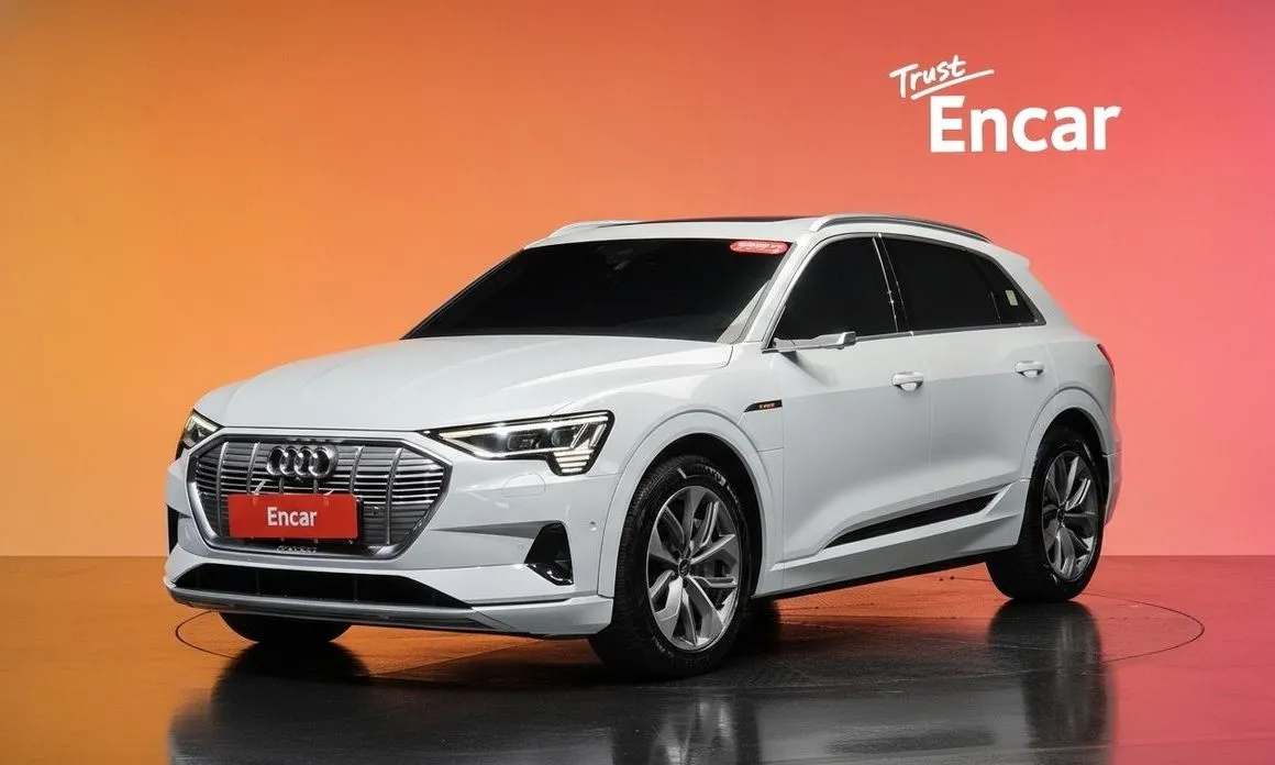 Audi e-tron — фото 1