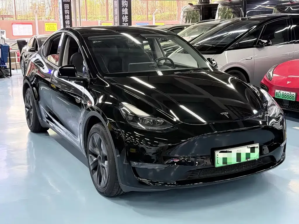 Tesla Model Y — фото 6