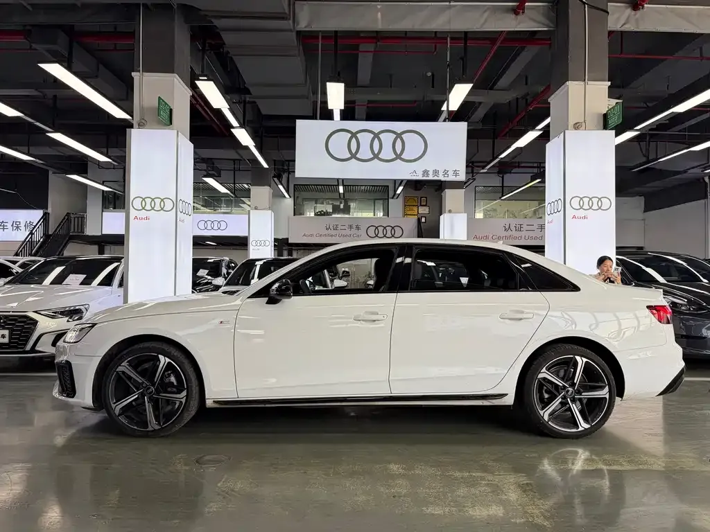 Audi A4L — фото 8