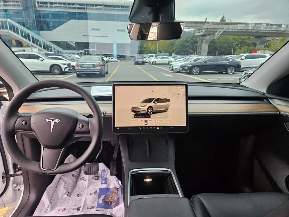 Tesla Model Y — фото 6