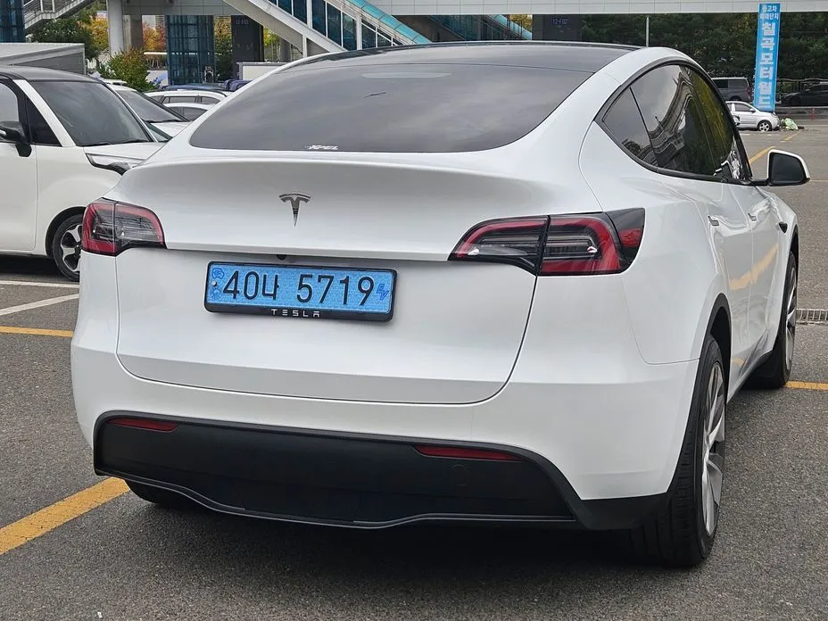 Tesla Model Y — фото 7