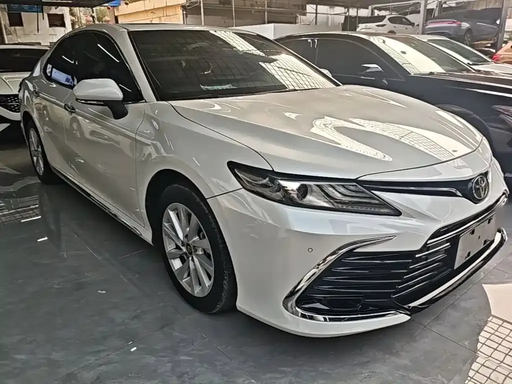 Toyota Camry — фото 8
