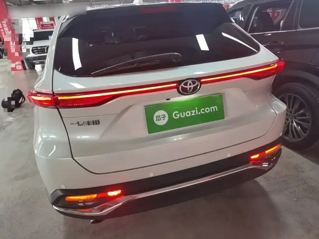 Toyota Harrier — фото 7