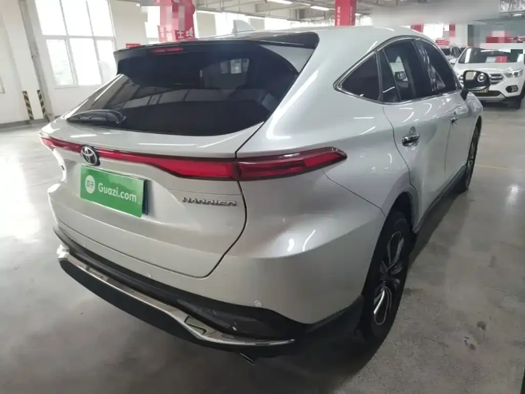 Toyota Harrier — фото 2