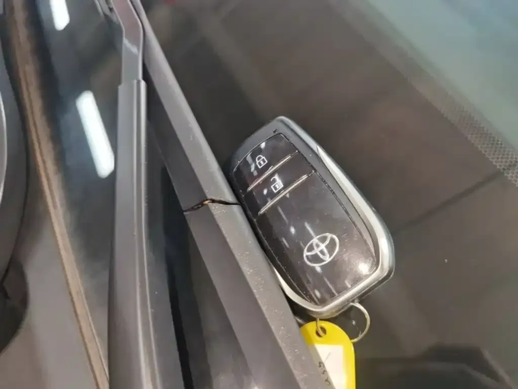 Toyota Harrier — фото 3
