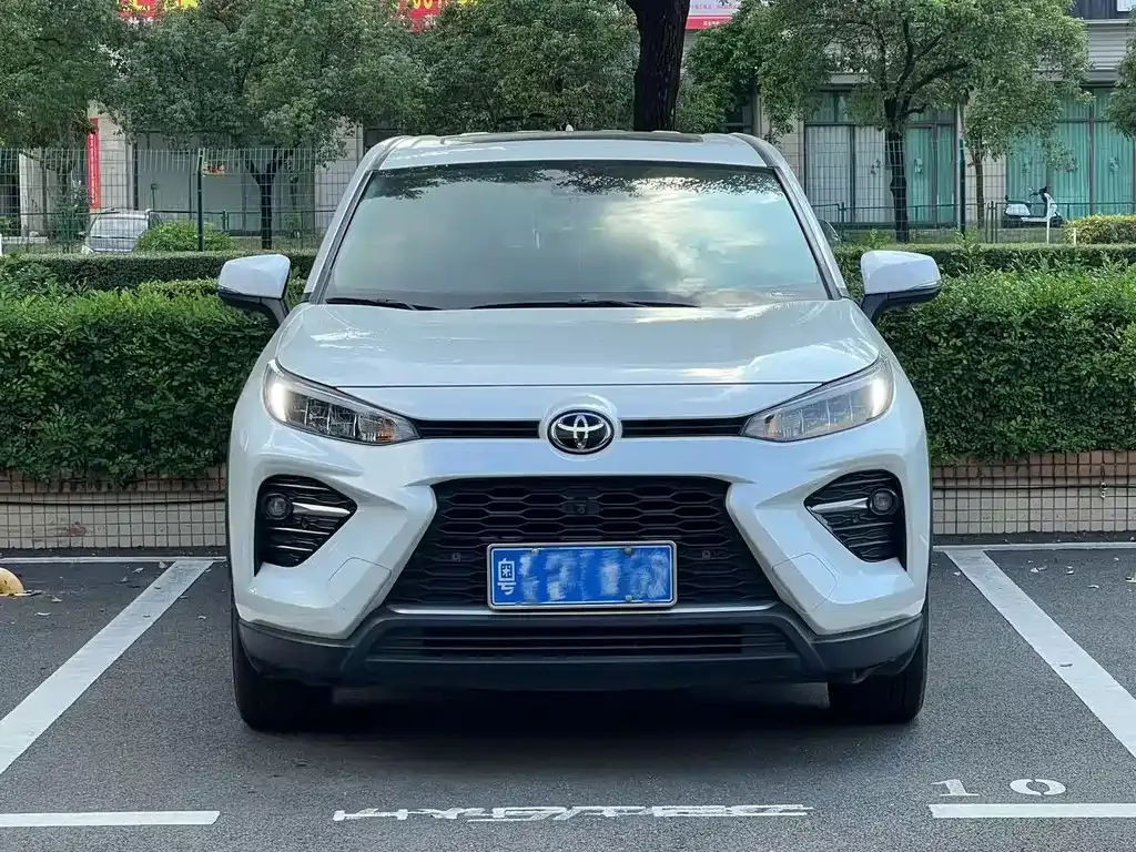 Toyota Wildlander — фото 9