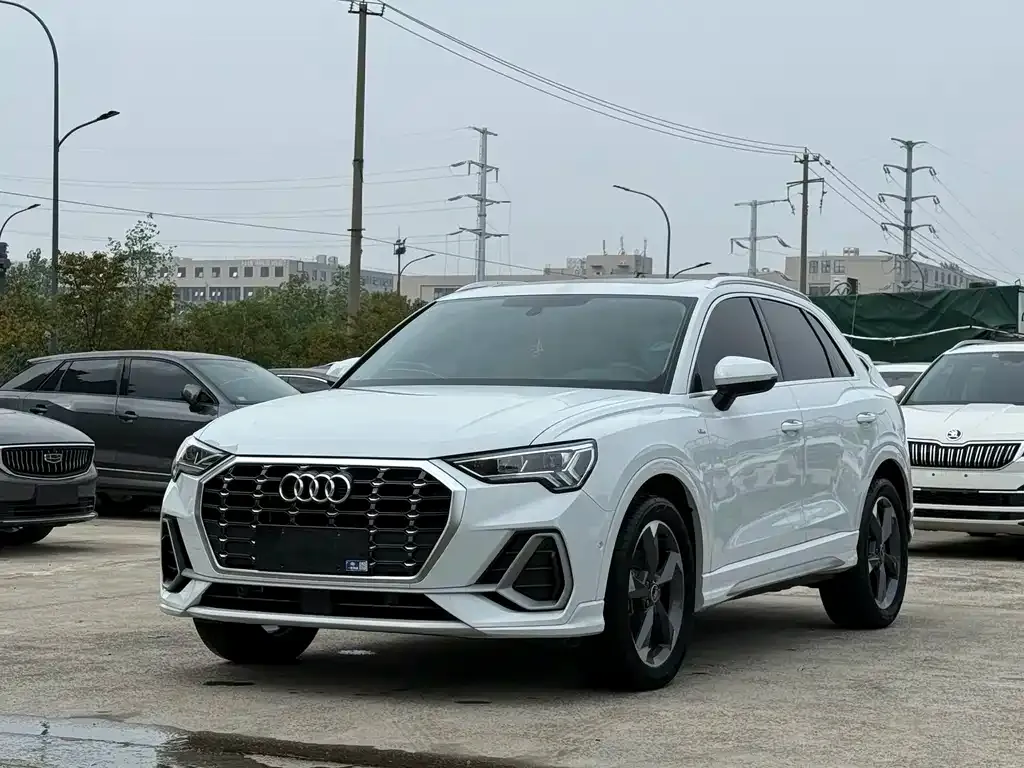 Audi Q3 — фото 1