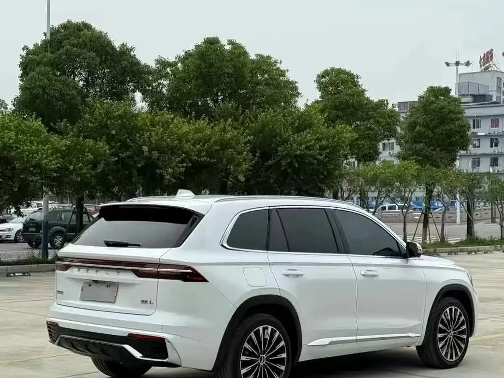 Geely Xingyue L — фото 9