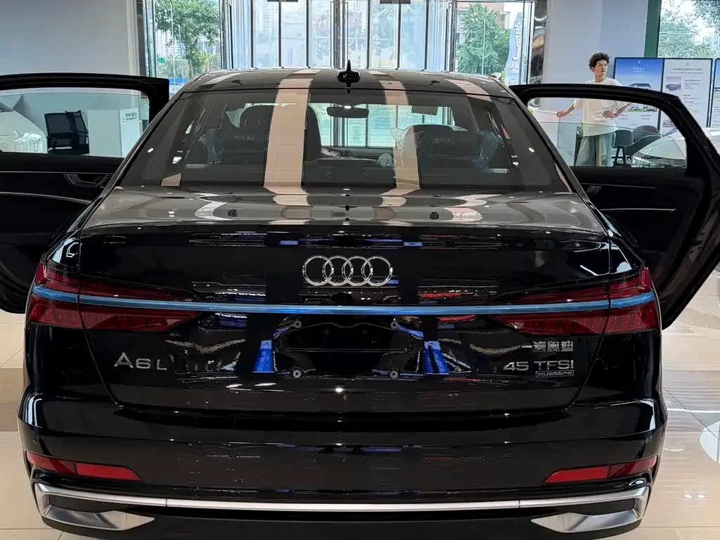 Audi A6L — фото 9