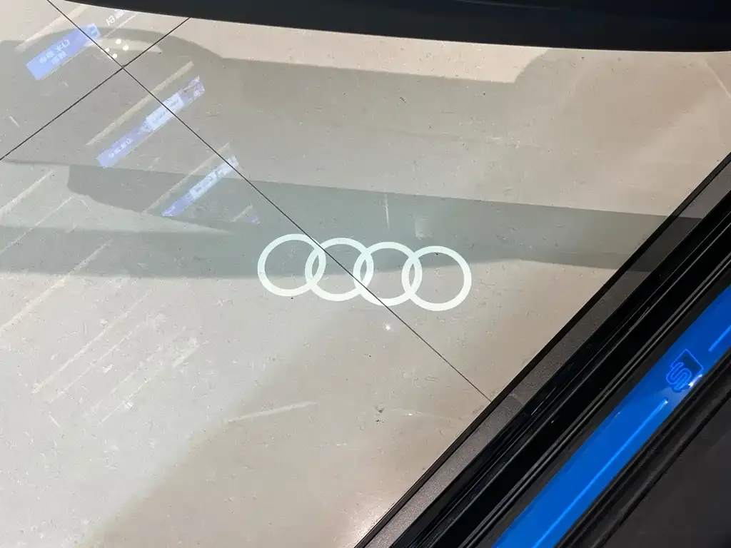 Audi A6L — фото 2