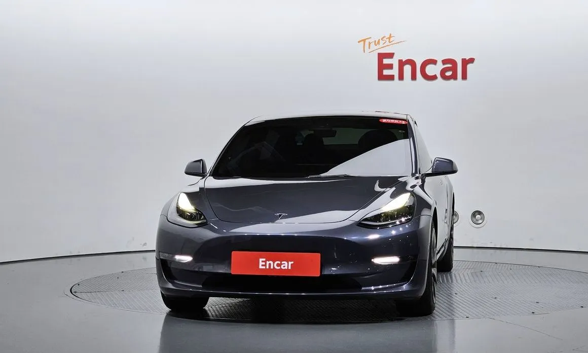 Tesla Model 3 — фото 4