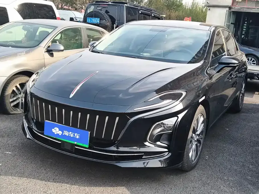 Hongqi E-QM5 — фото 1
