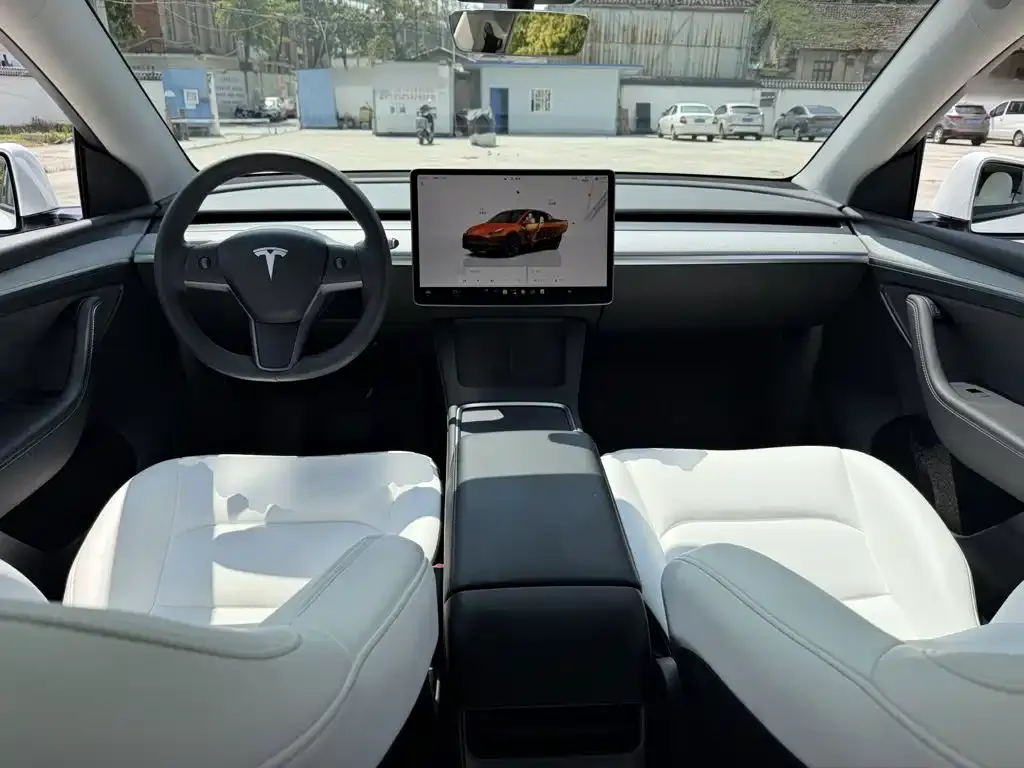 Tesla Model Y — фото 5
