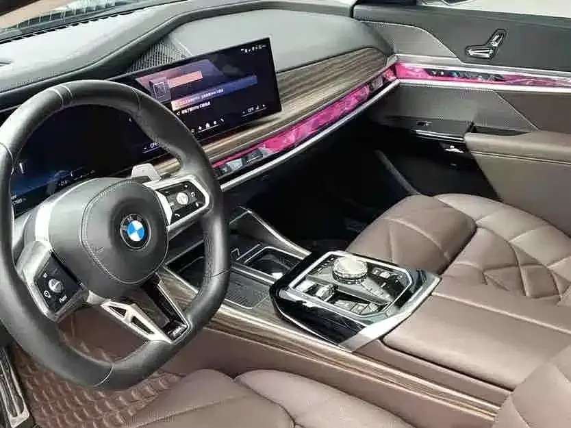BMW 7 Series — фото 6