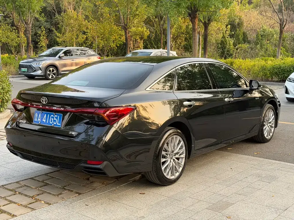 Toyota Avalon — фото 10