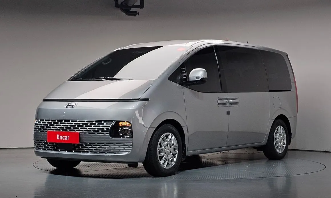 Hyundai Staria — фото 1