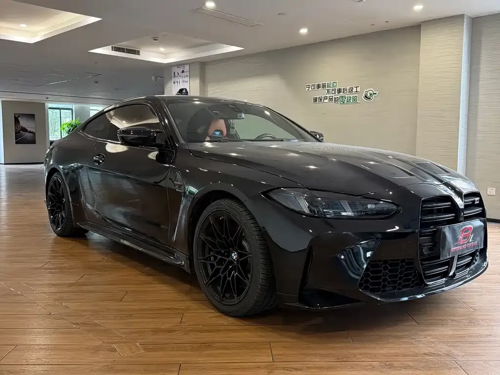 BMW M4 — фото 1