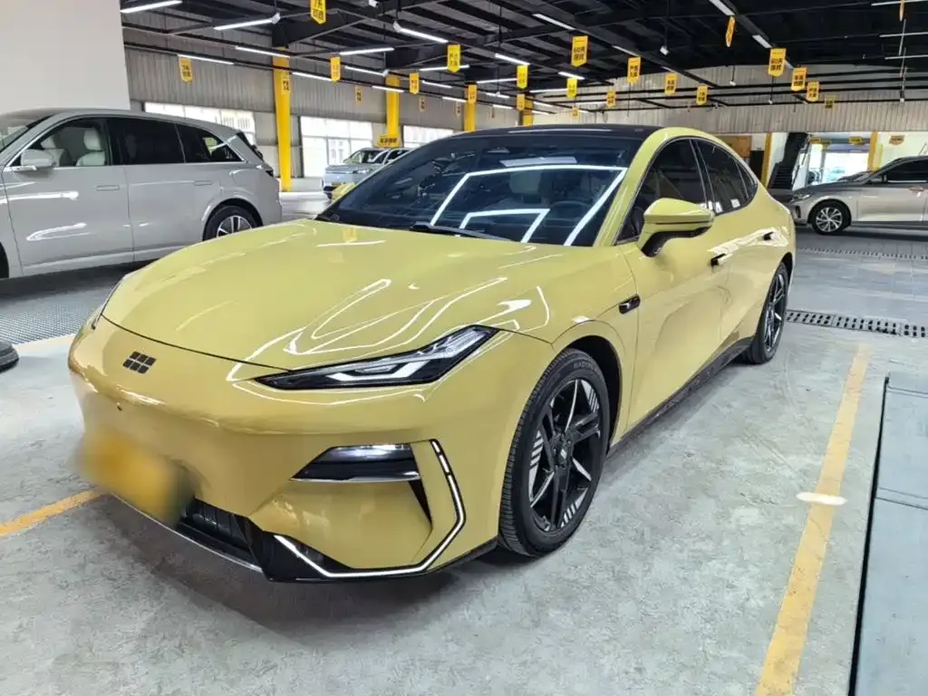Geely Galaxy E8 — фото 1