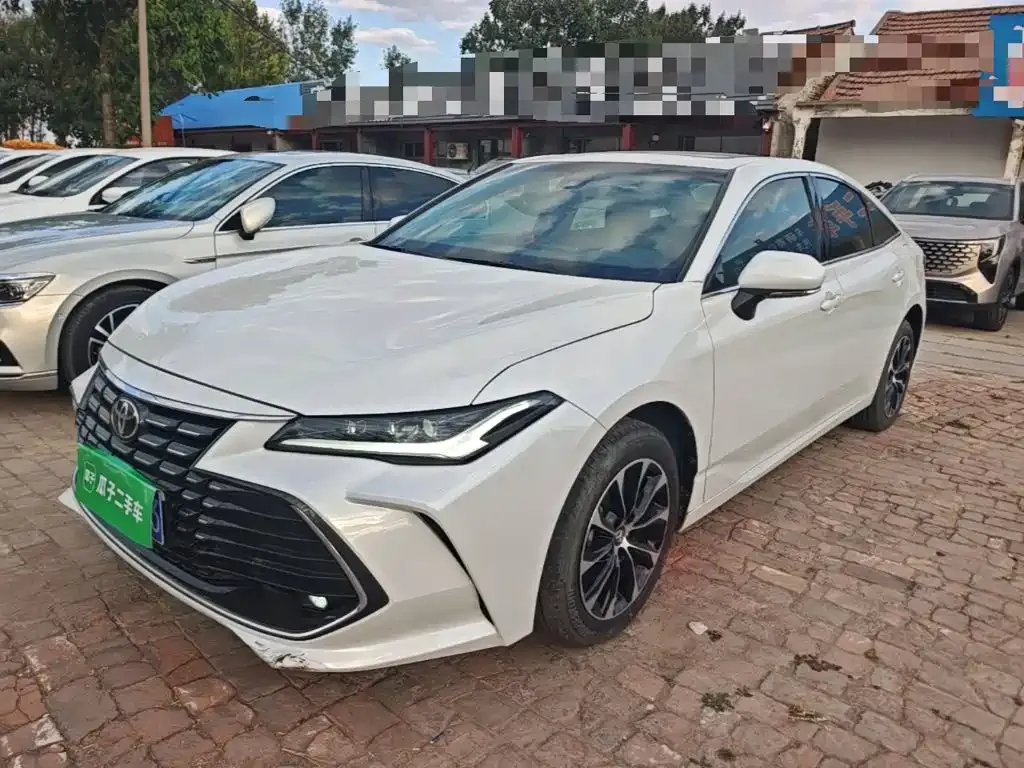 Toyota Avalon — фото 1