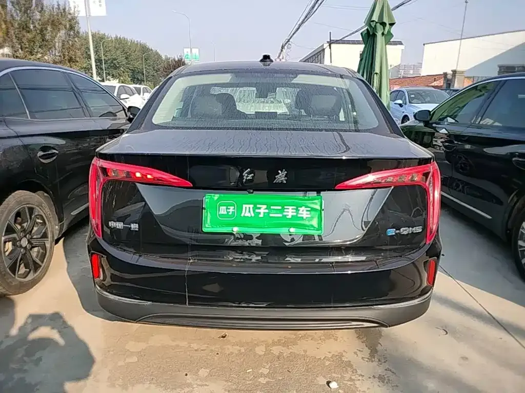 Hongqi E-QM5 — фото 10