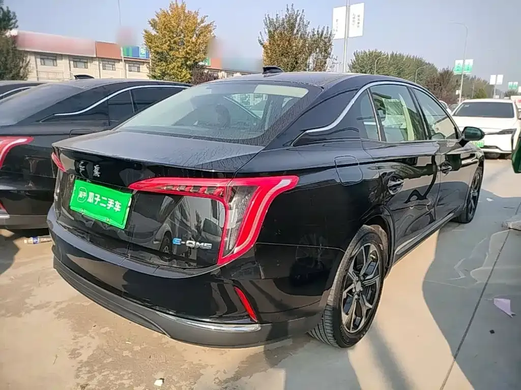 Hongqi E-QM5 — фото 4