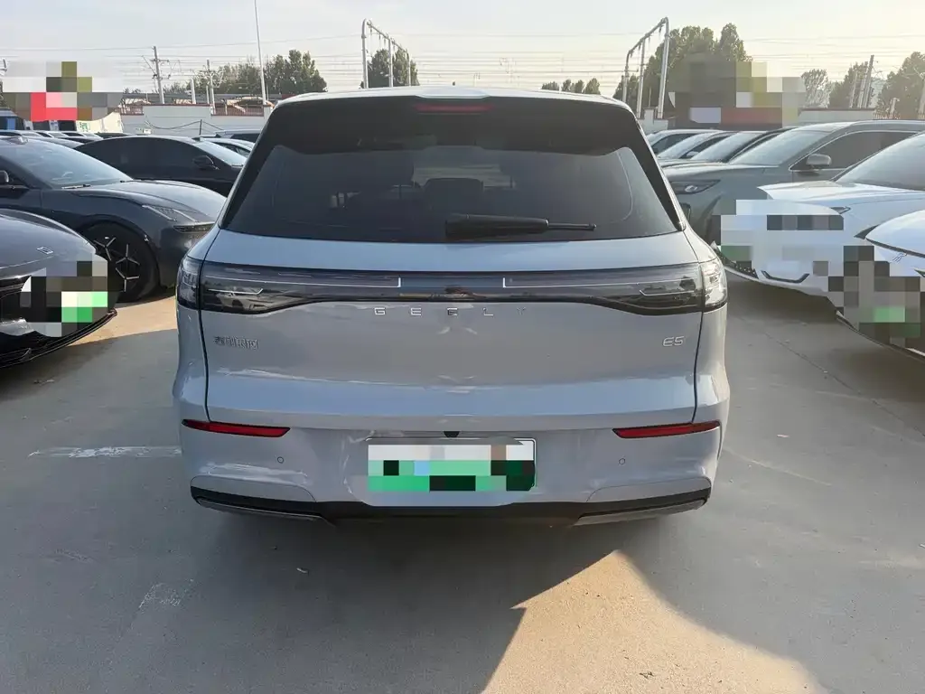 Geely Galaxy E5 — фото 10