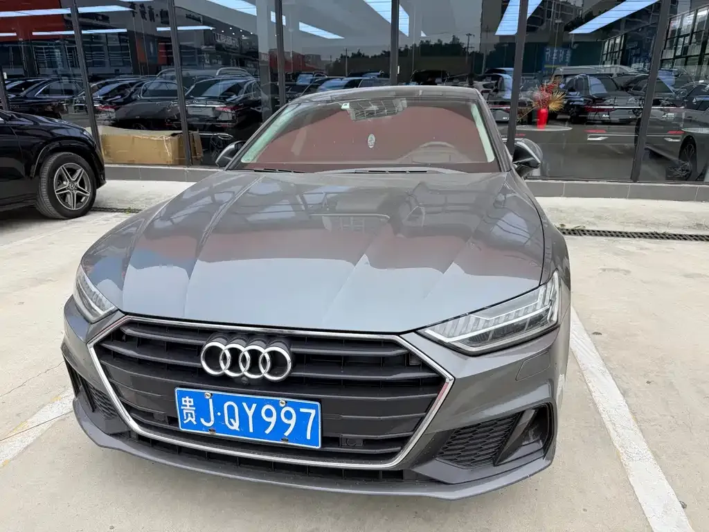 Audi A7 — фото 1