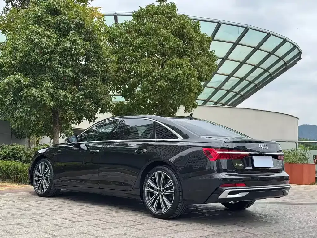 Audi A6L — фото 5