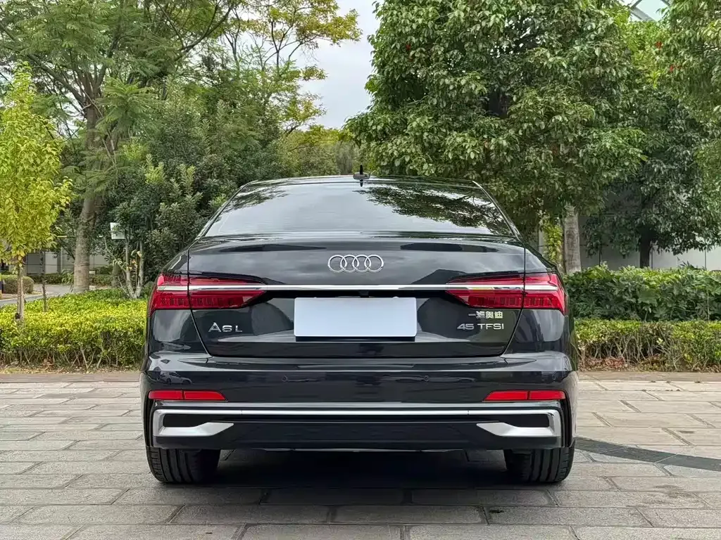 Audi A6L — фото 6
