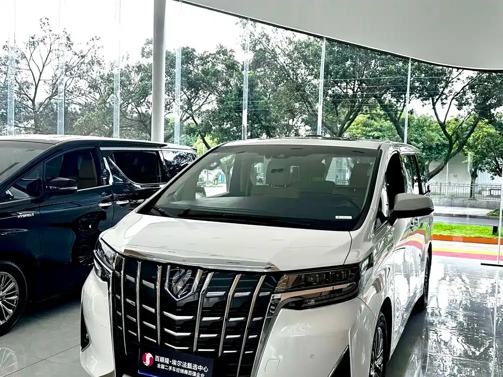 Toyota Alphard — фото 6