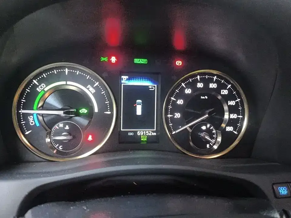Toyota Alphard — фото 5