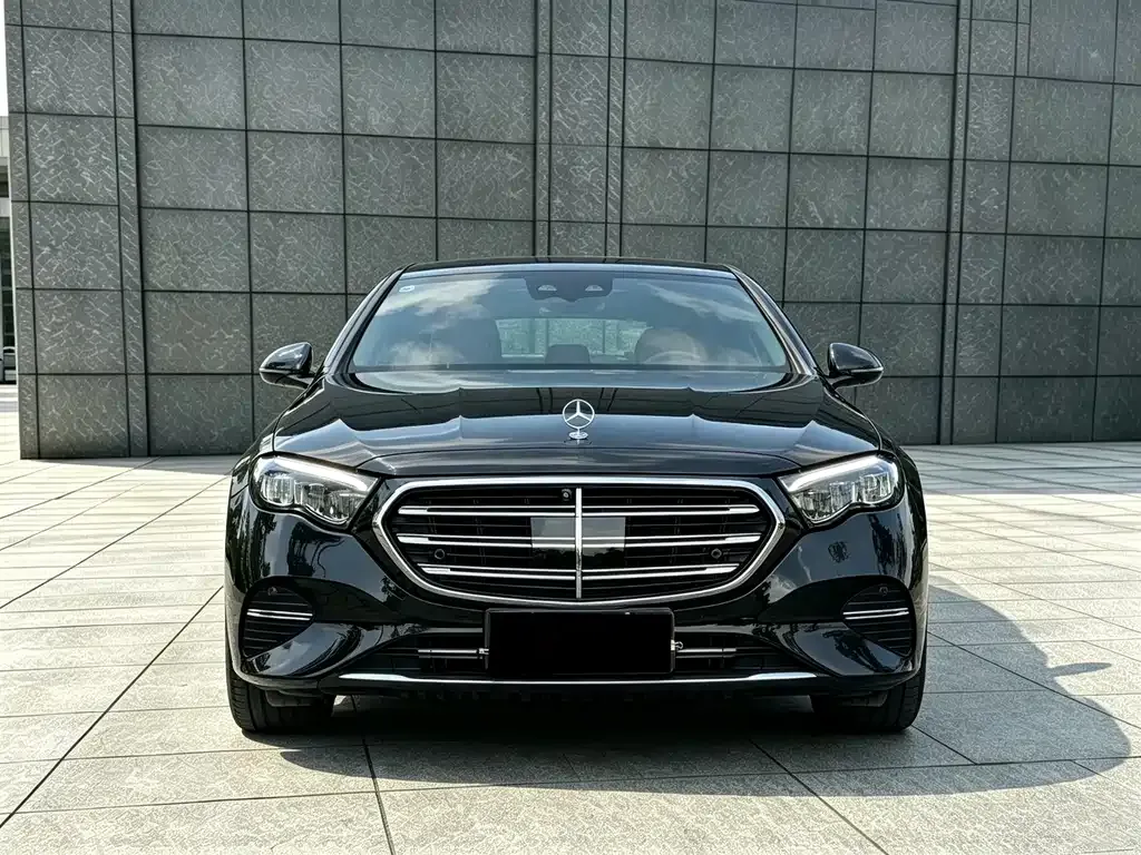 Mercedes-Benz E-Class — фото 10